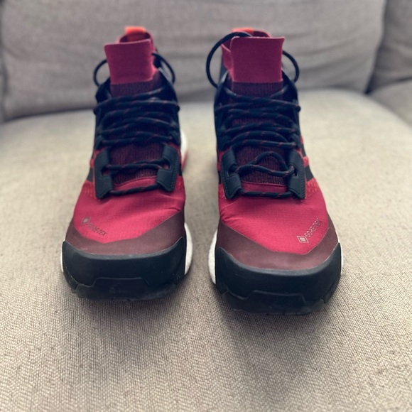 Adidas - Picture 3 of 8